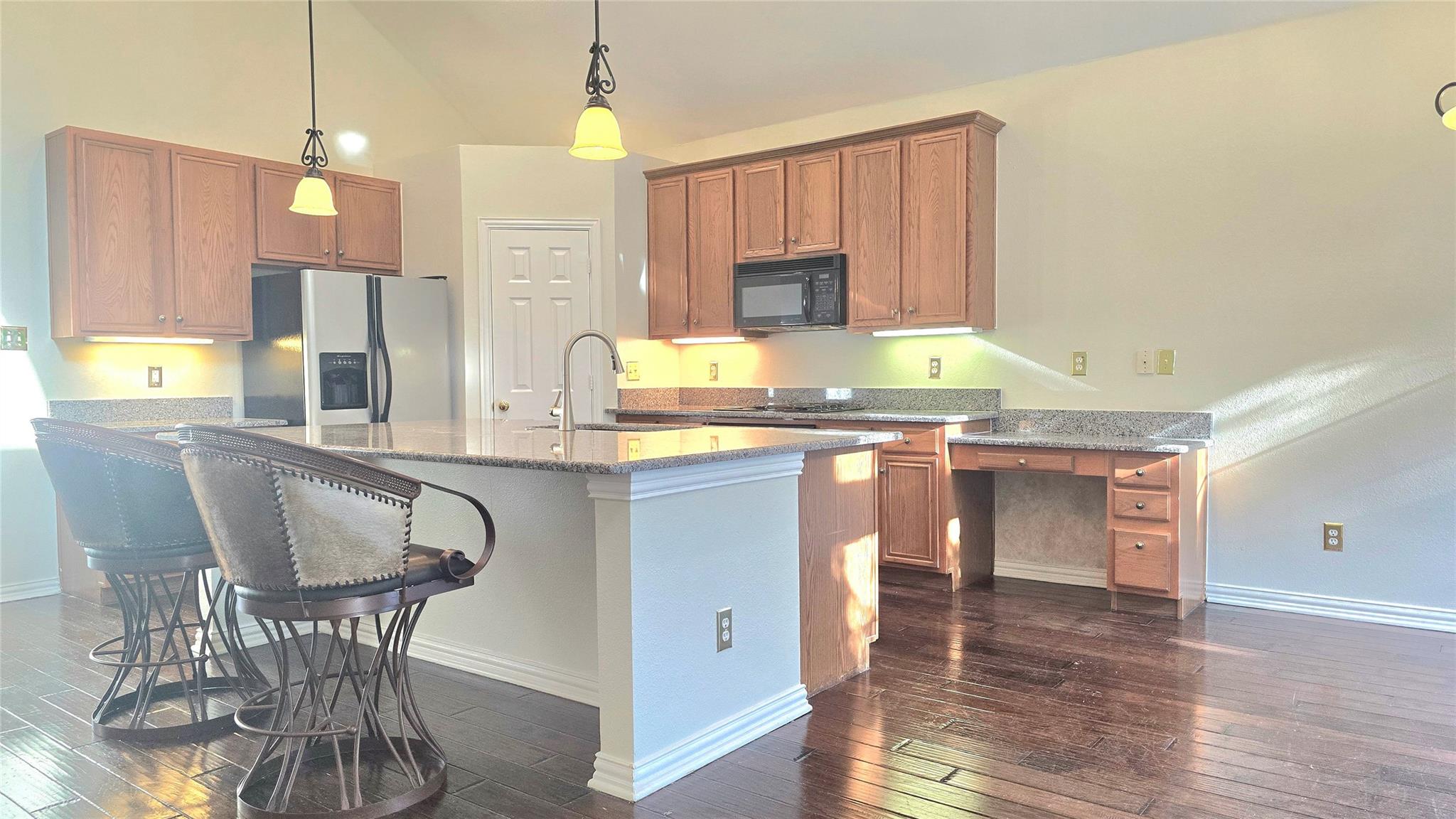 main property photo 25
