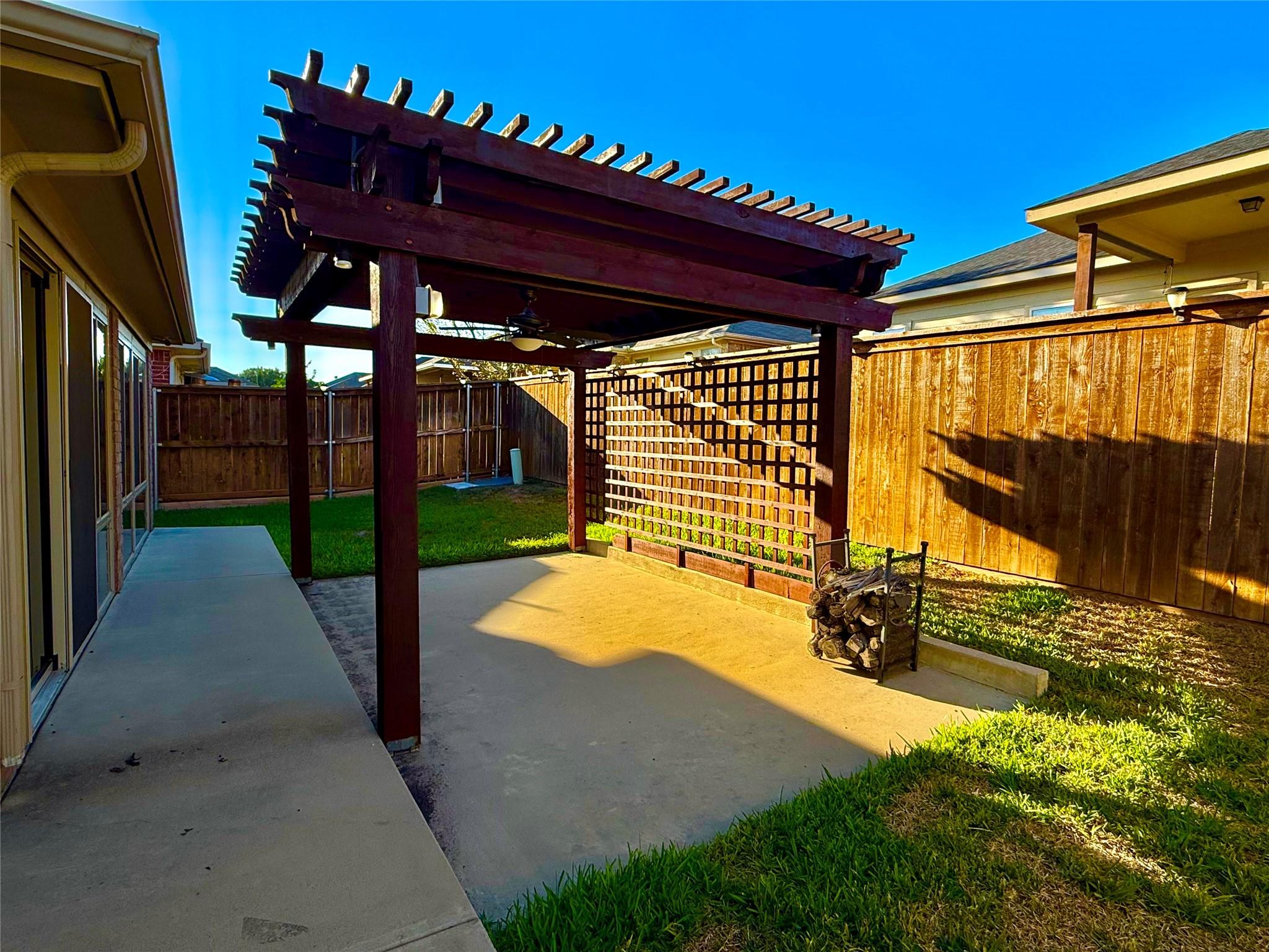 main property photo 25