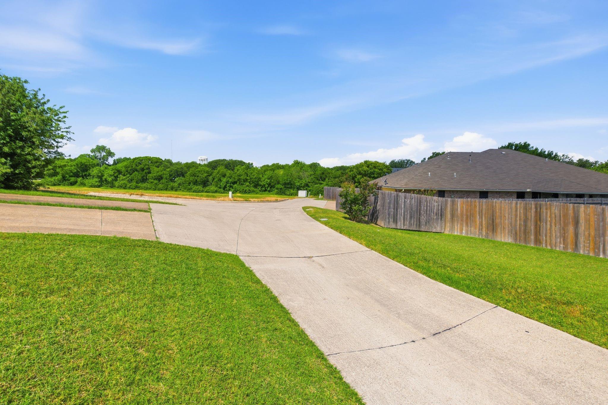 main property photo 27