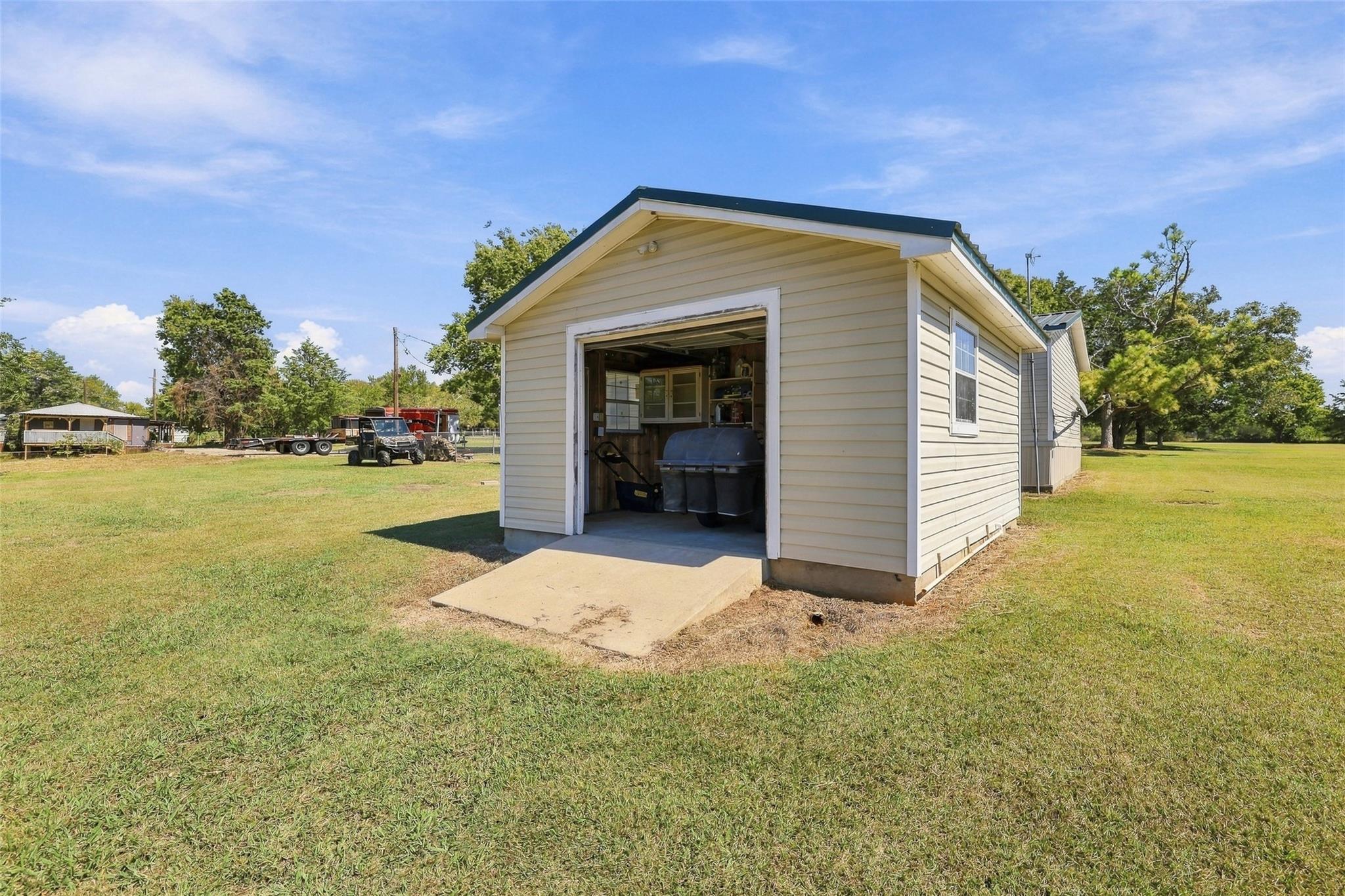 main property photo 35