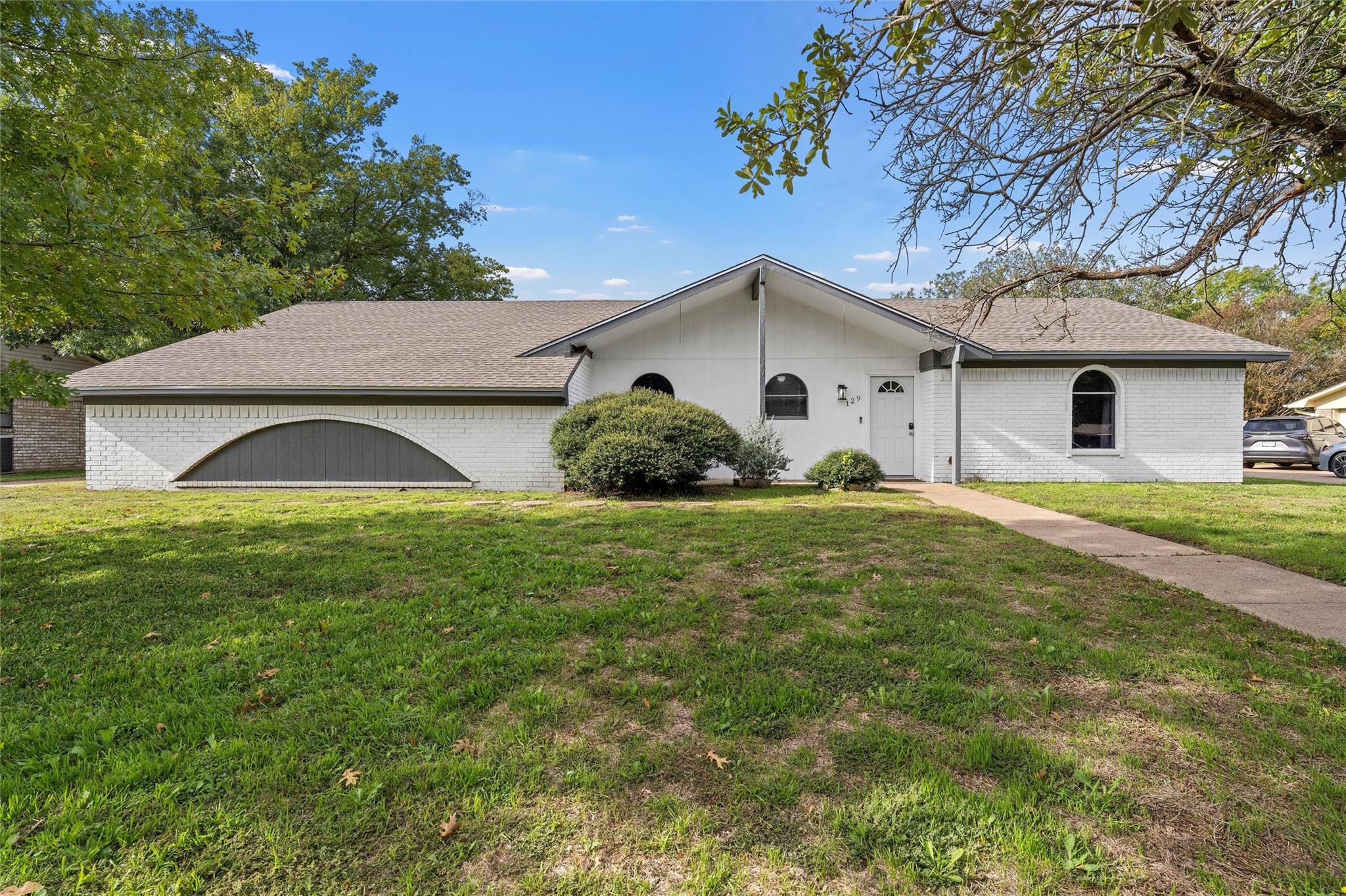 main property photo 0