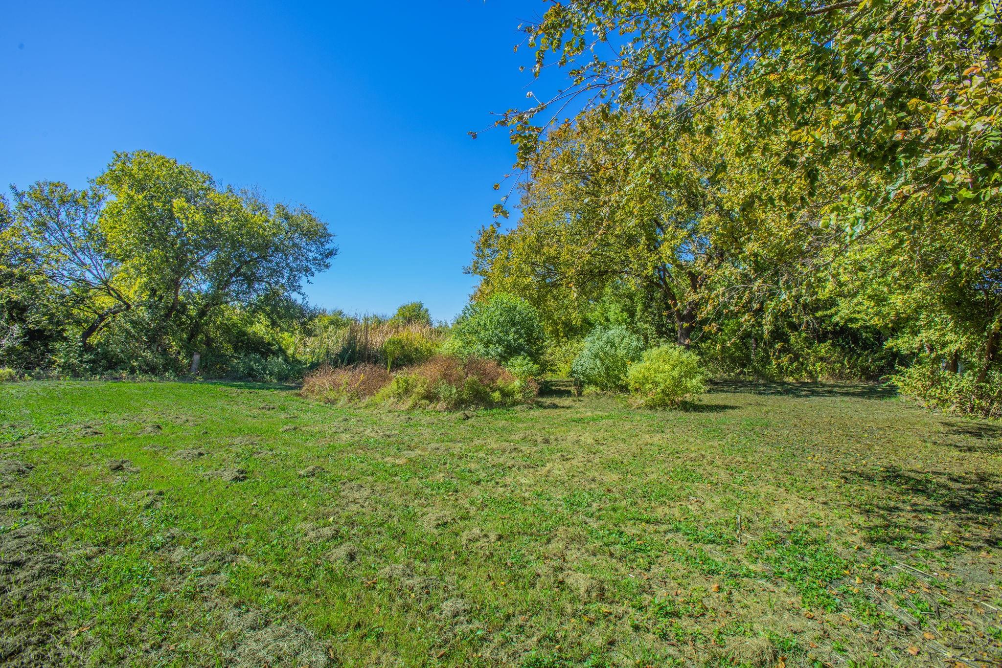 main property photo 28