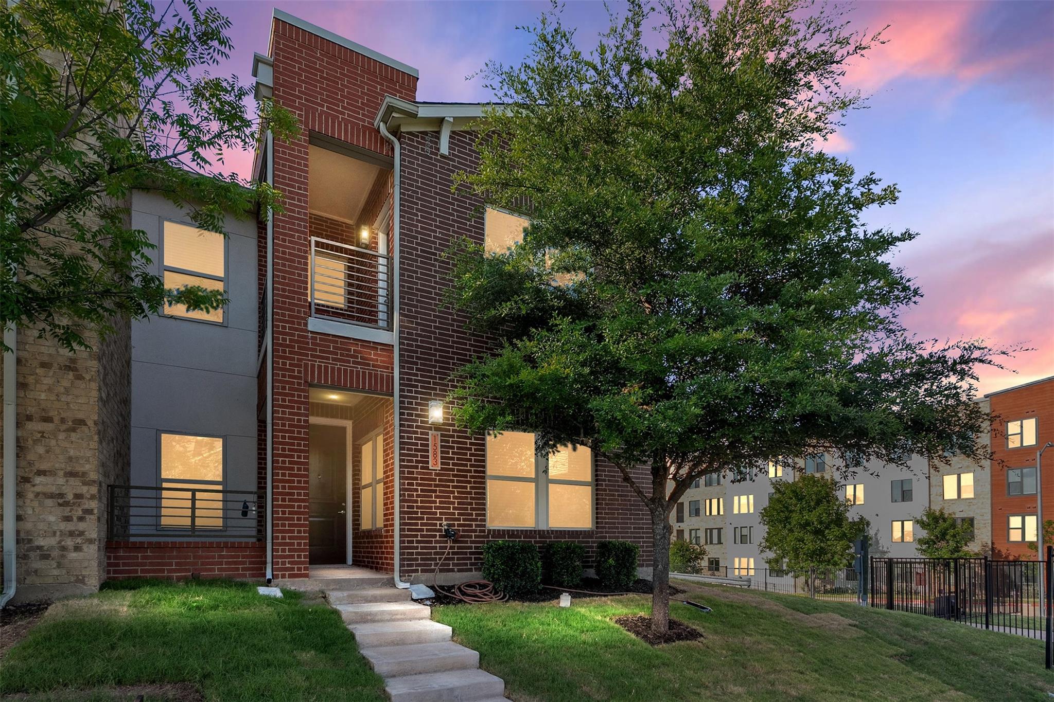 main property photo 28