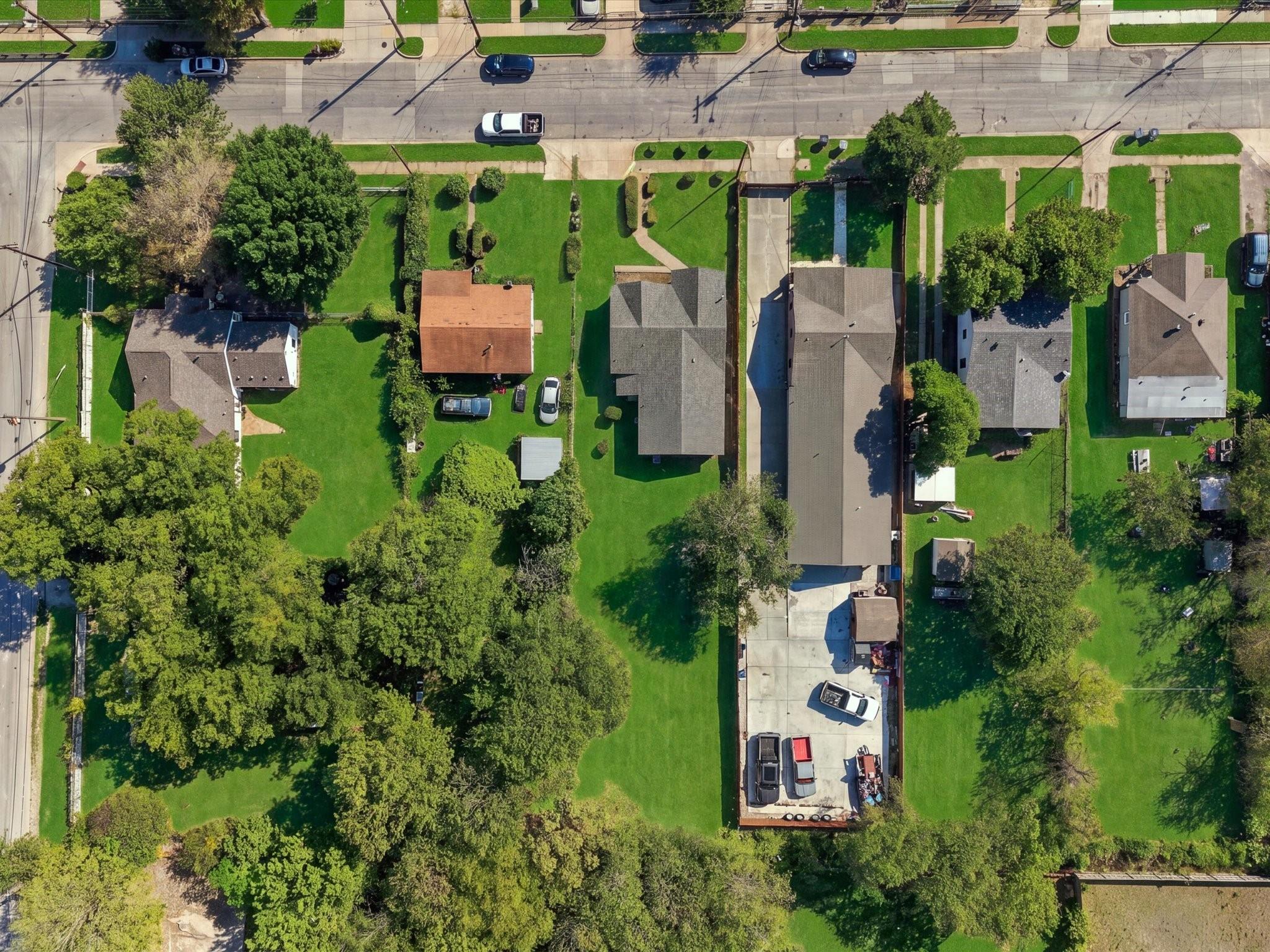 main property photo 28