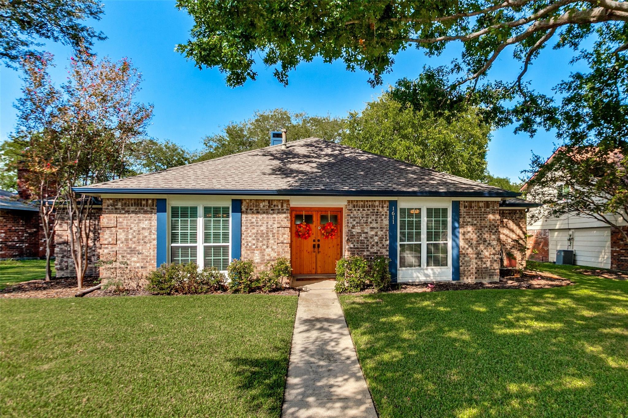 main property photo 0