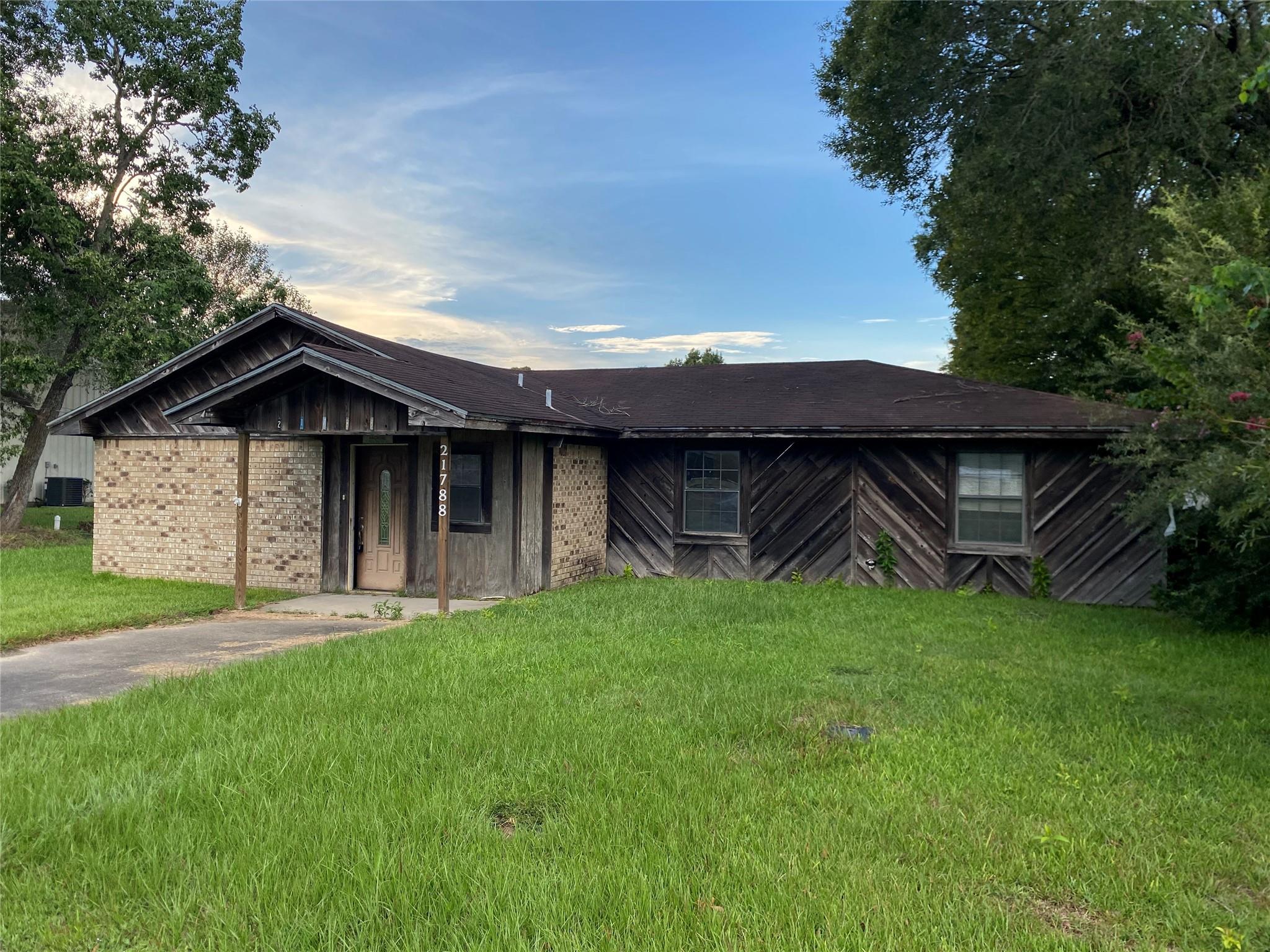 main property photo 0