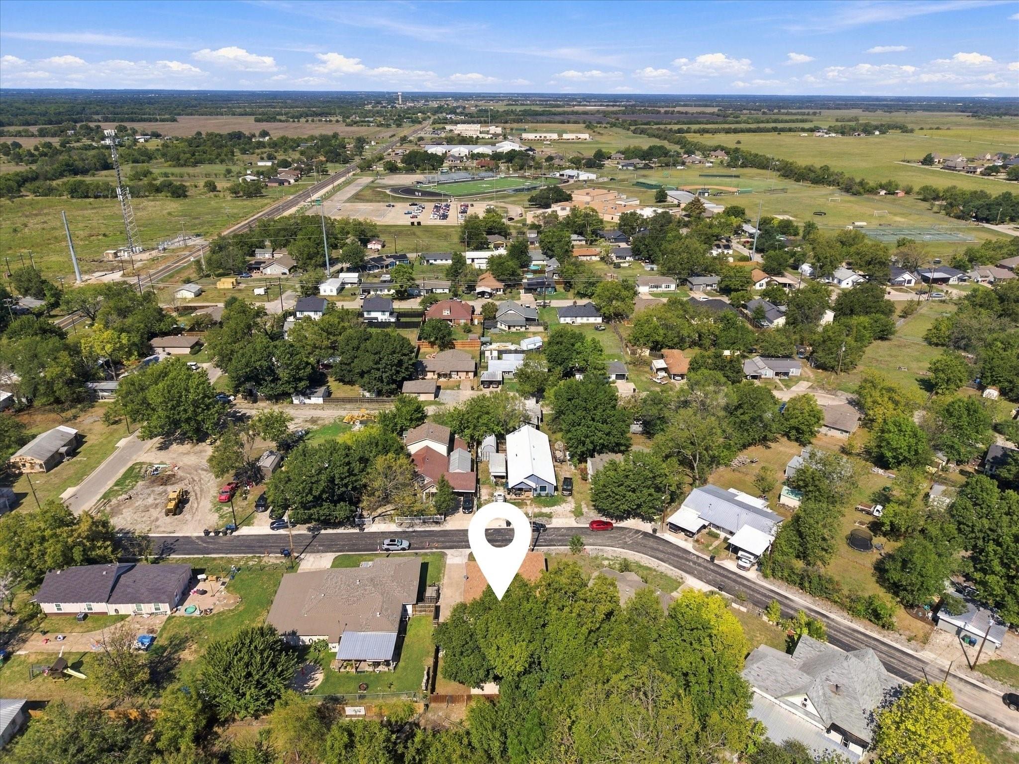 main property photo 30