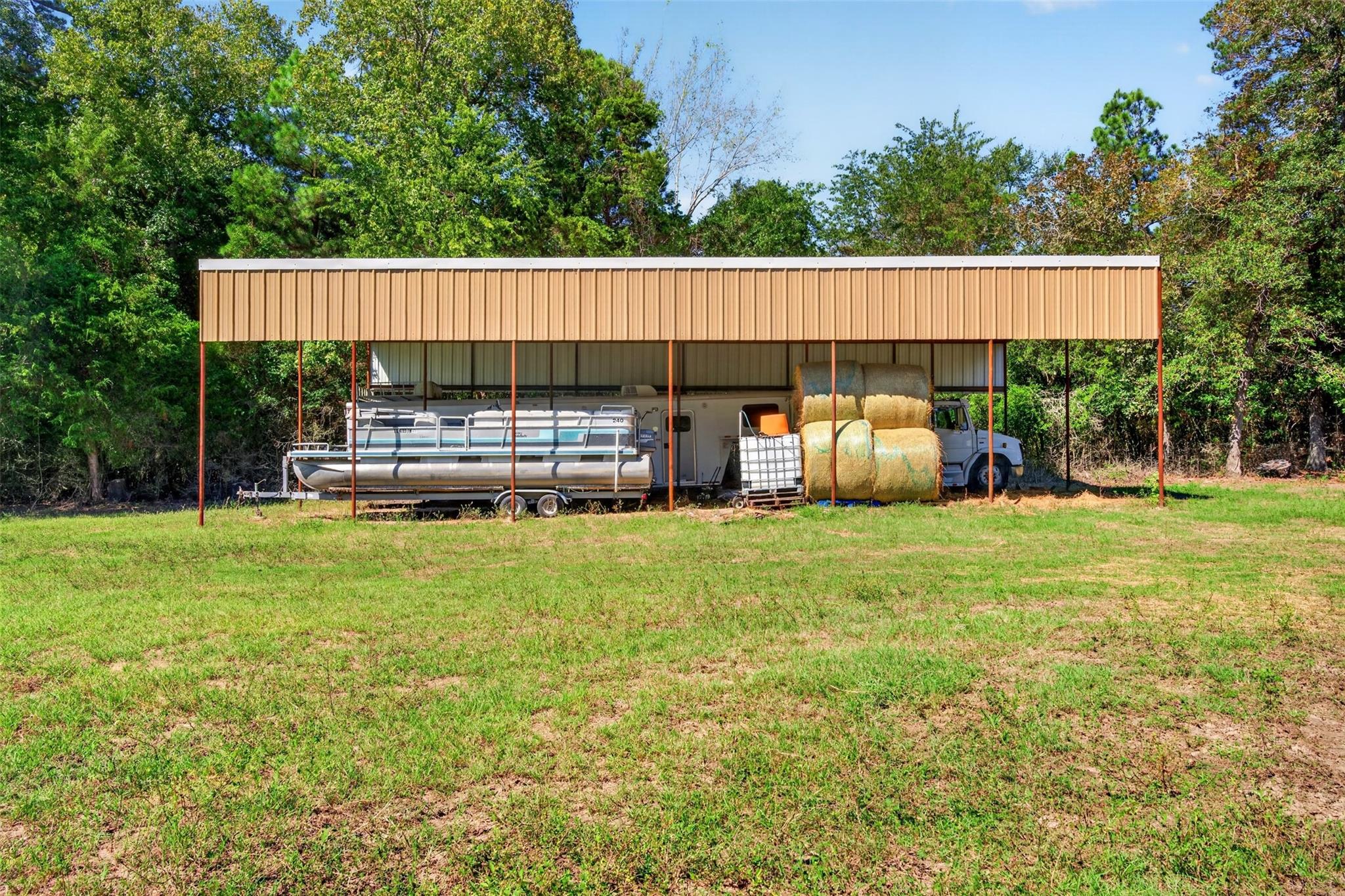main property photo 35