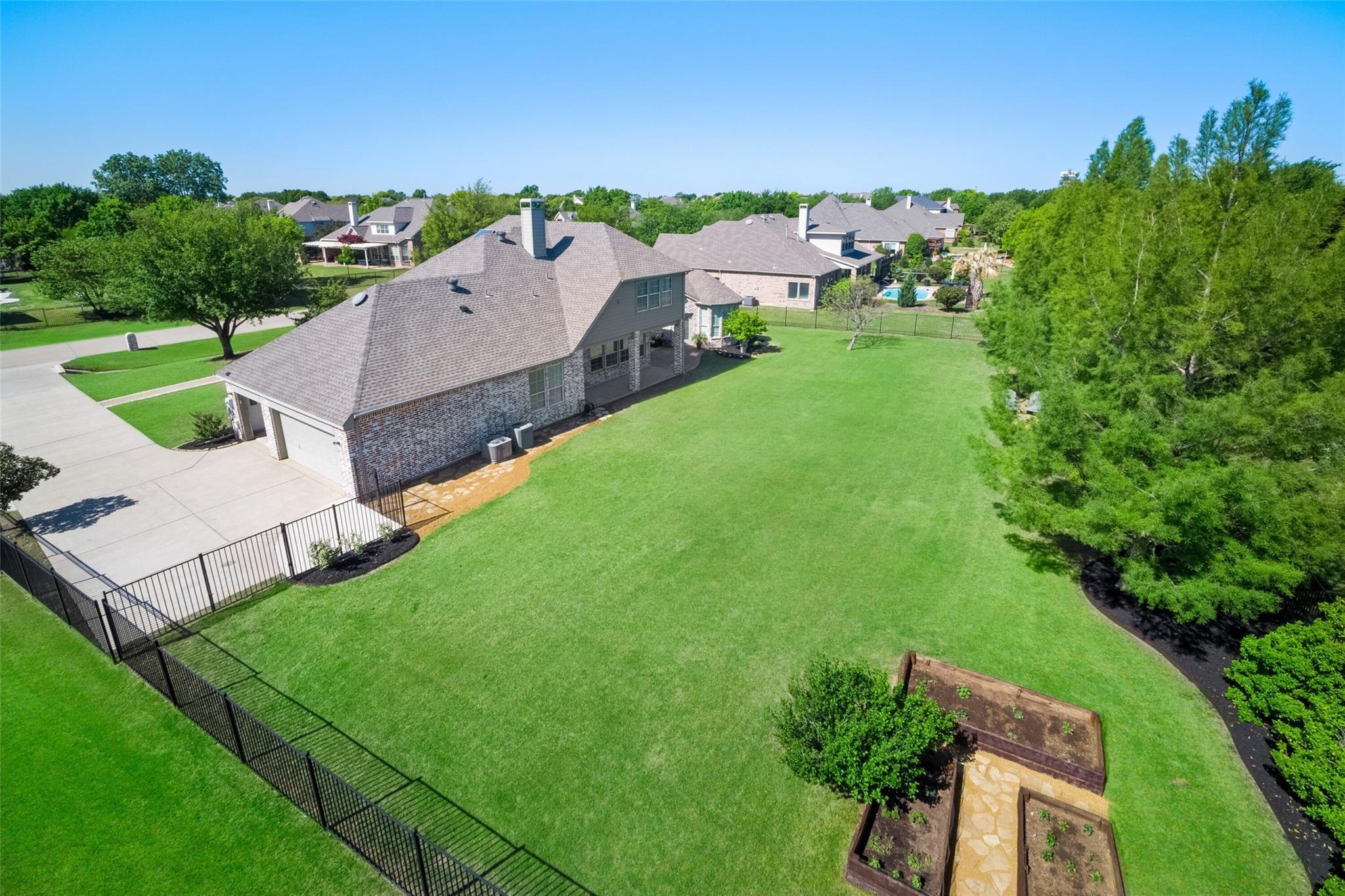 main property photo 32