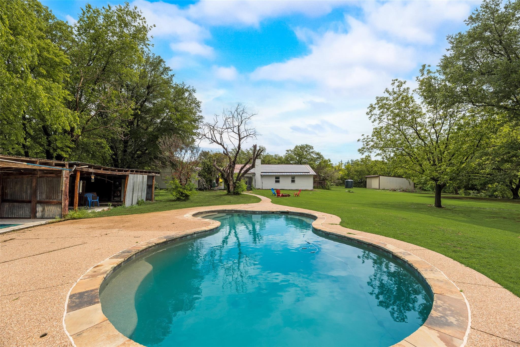 main property photo 19