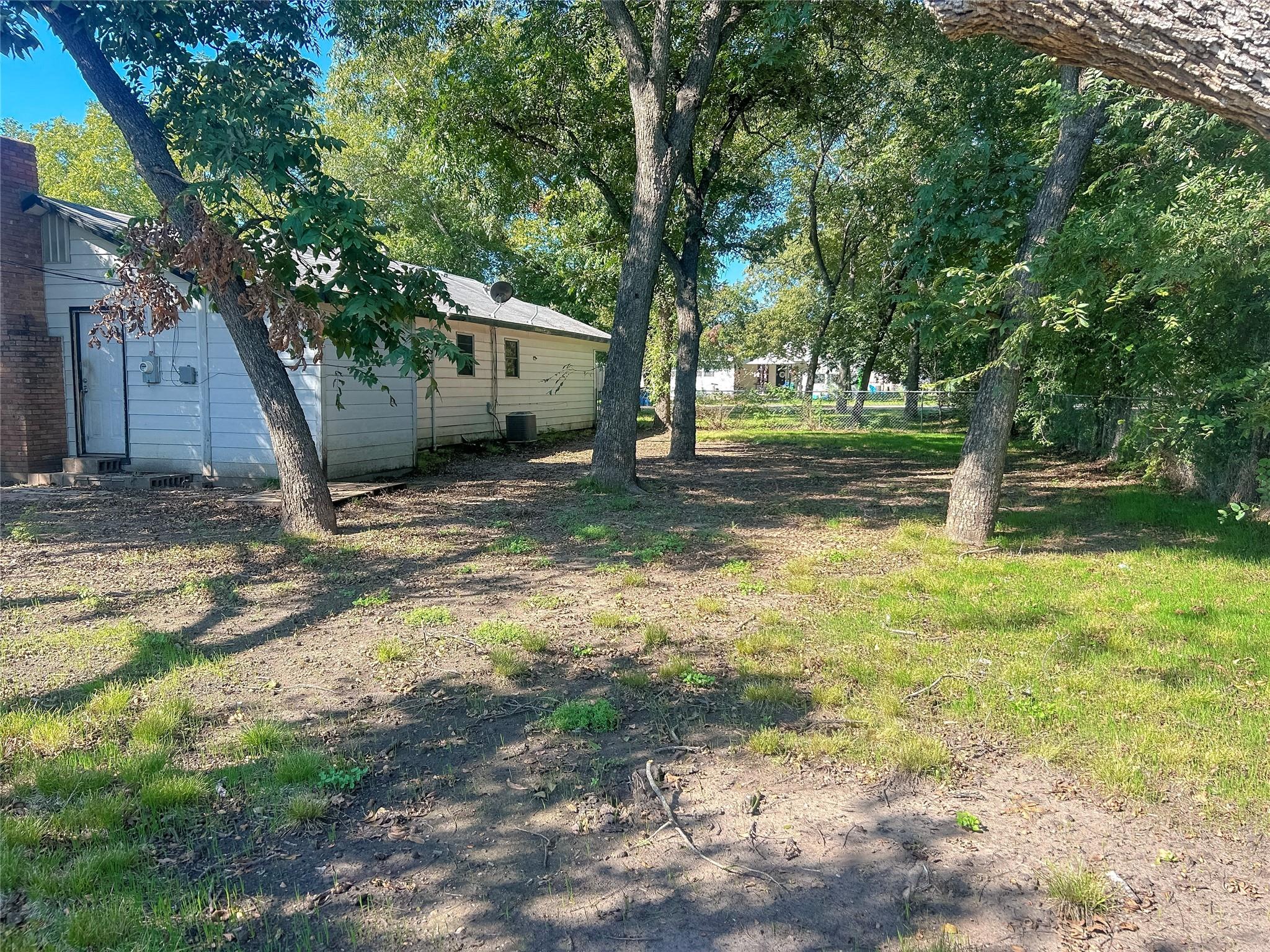 main property photo 13