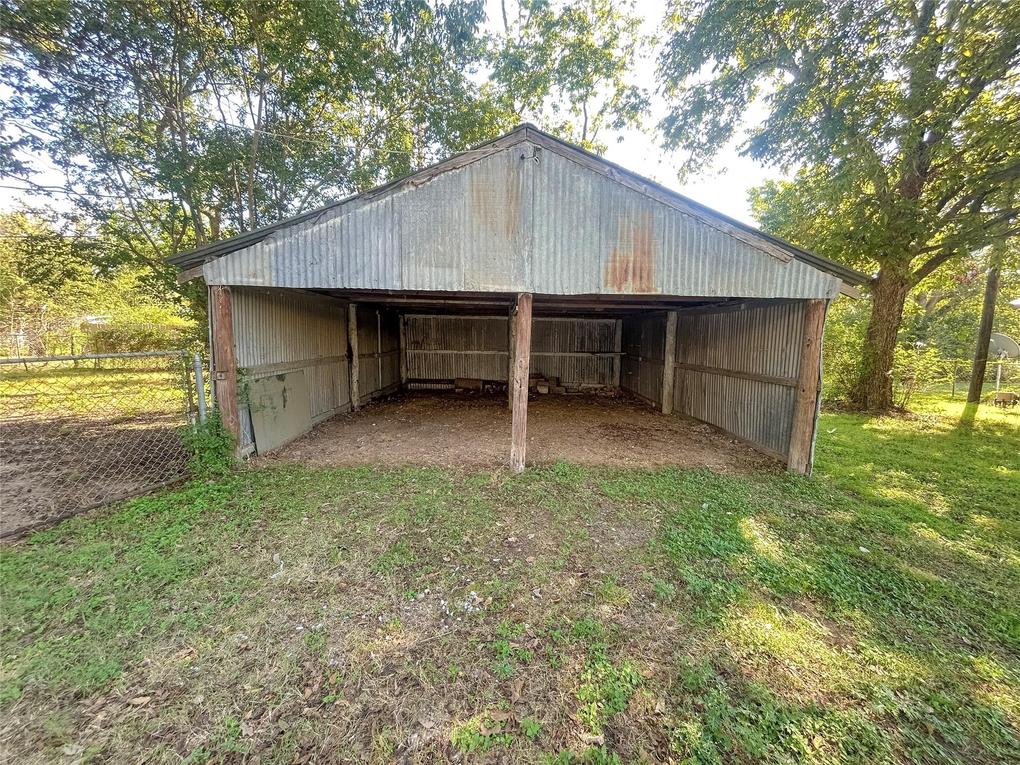 main property photo 14