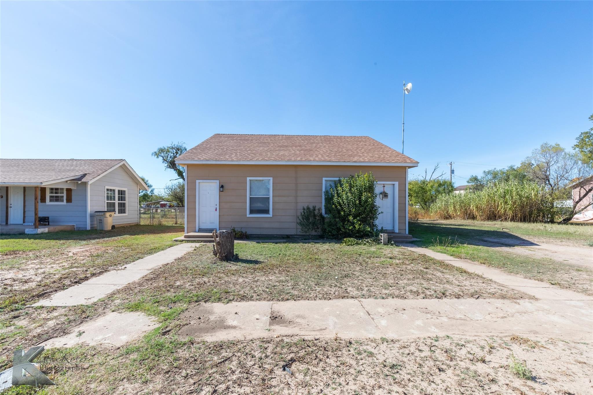 main property photo 0