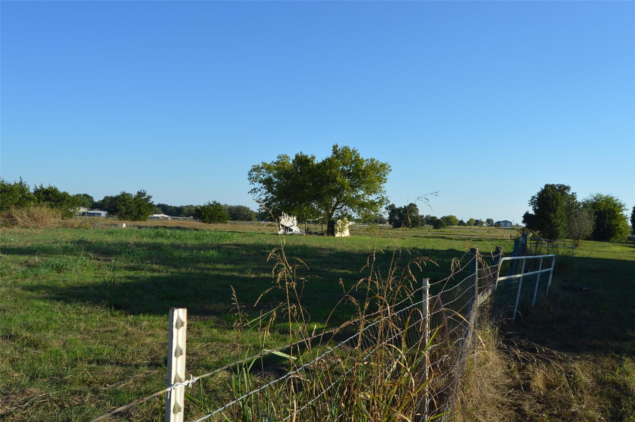 main property photo 25