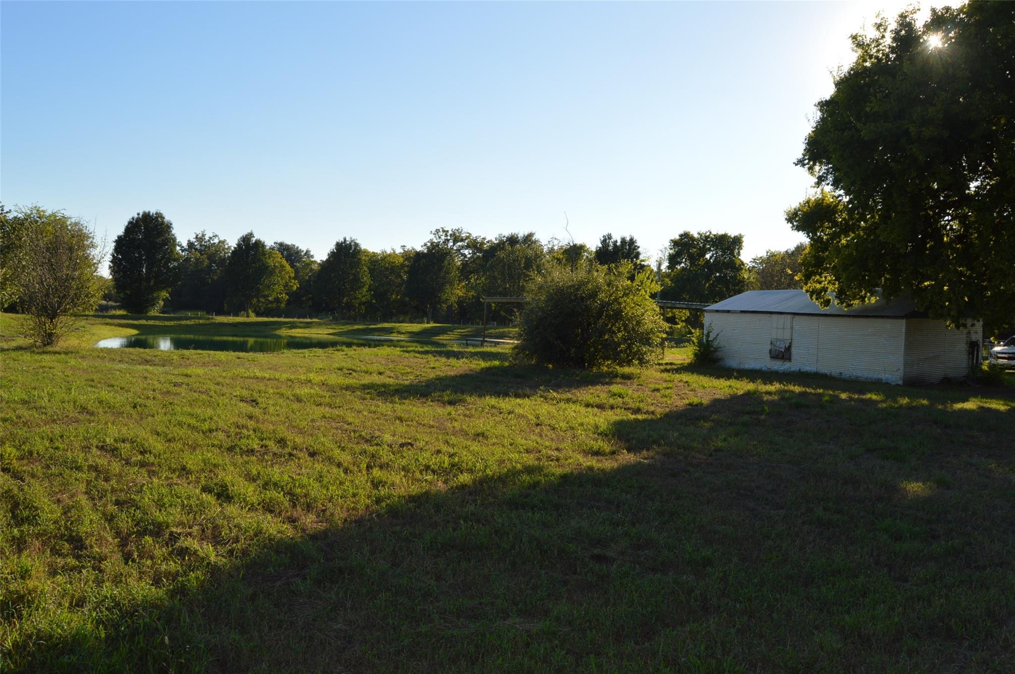 main property photo 28