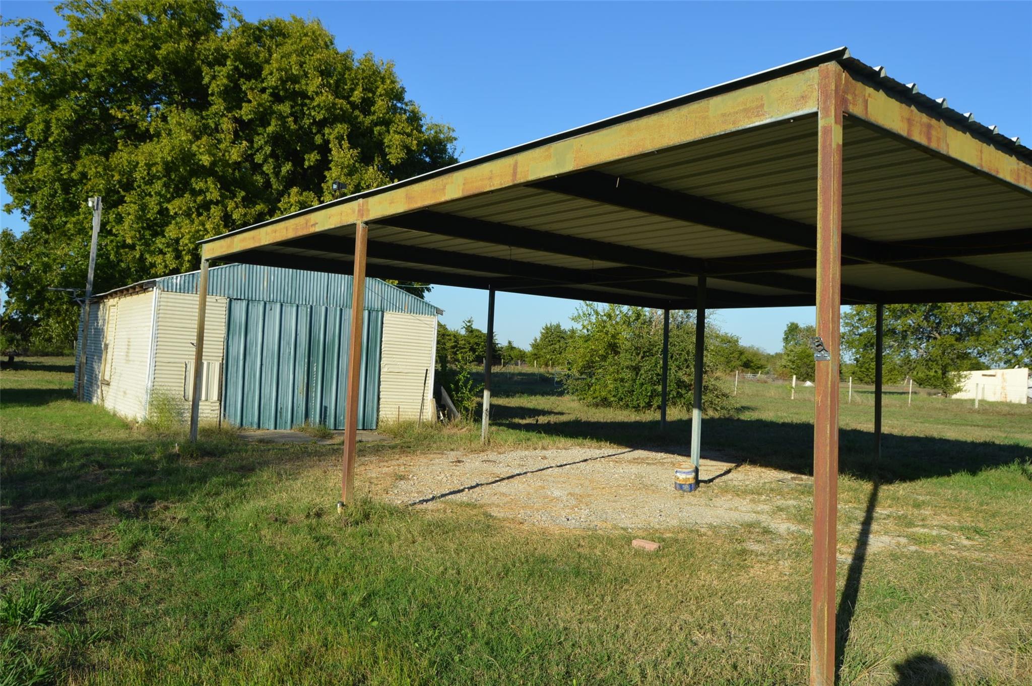 main property photo 33