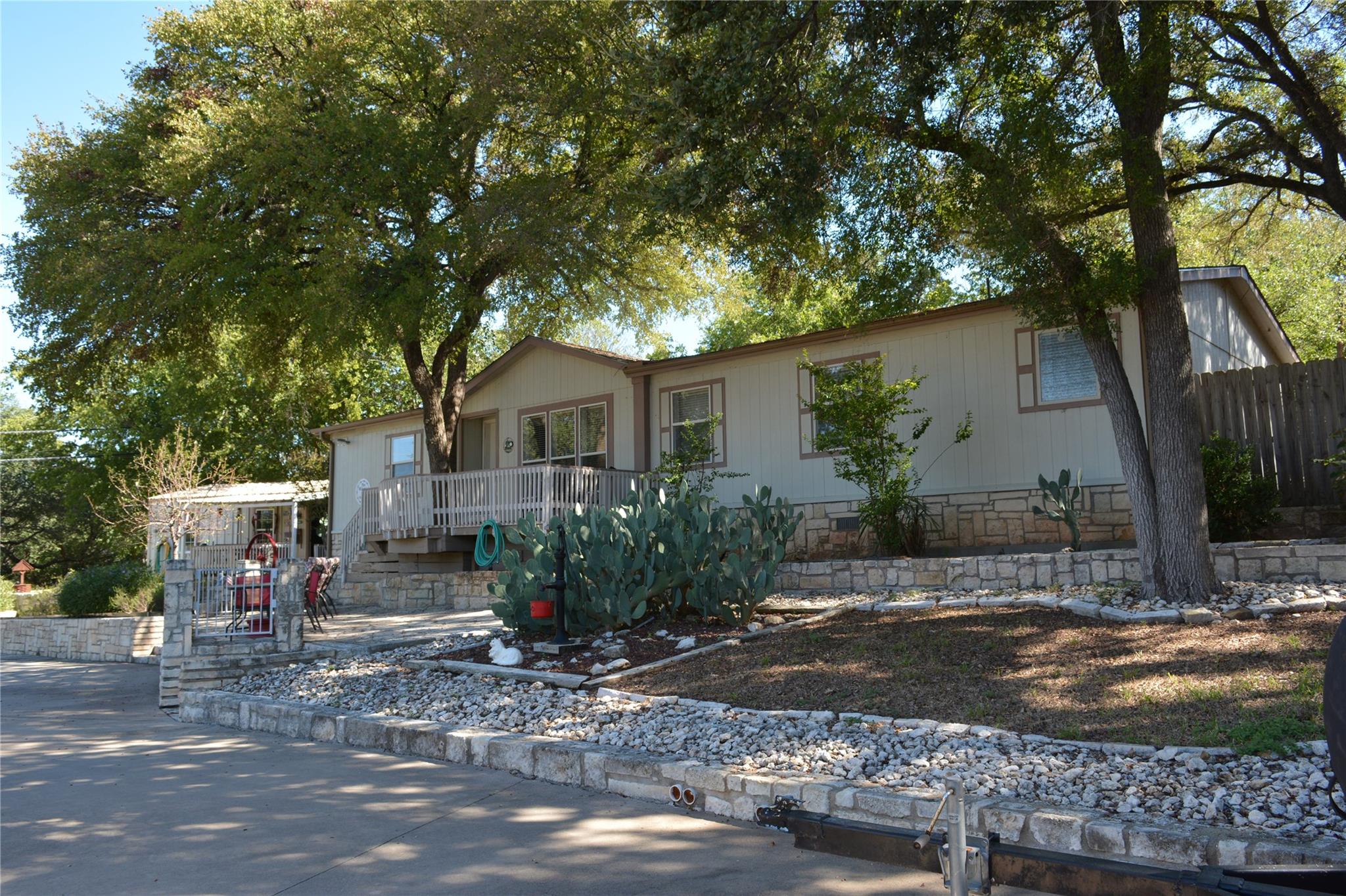 main property photo 0