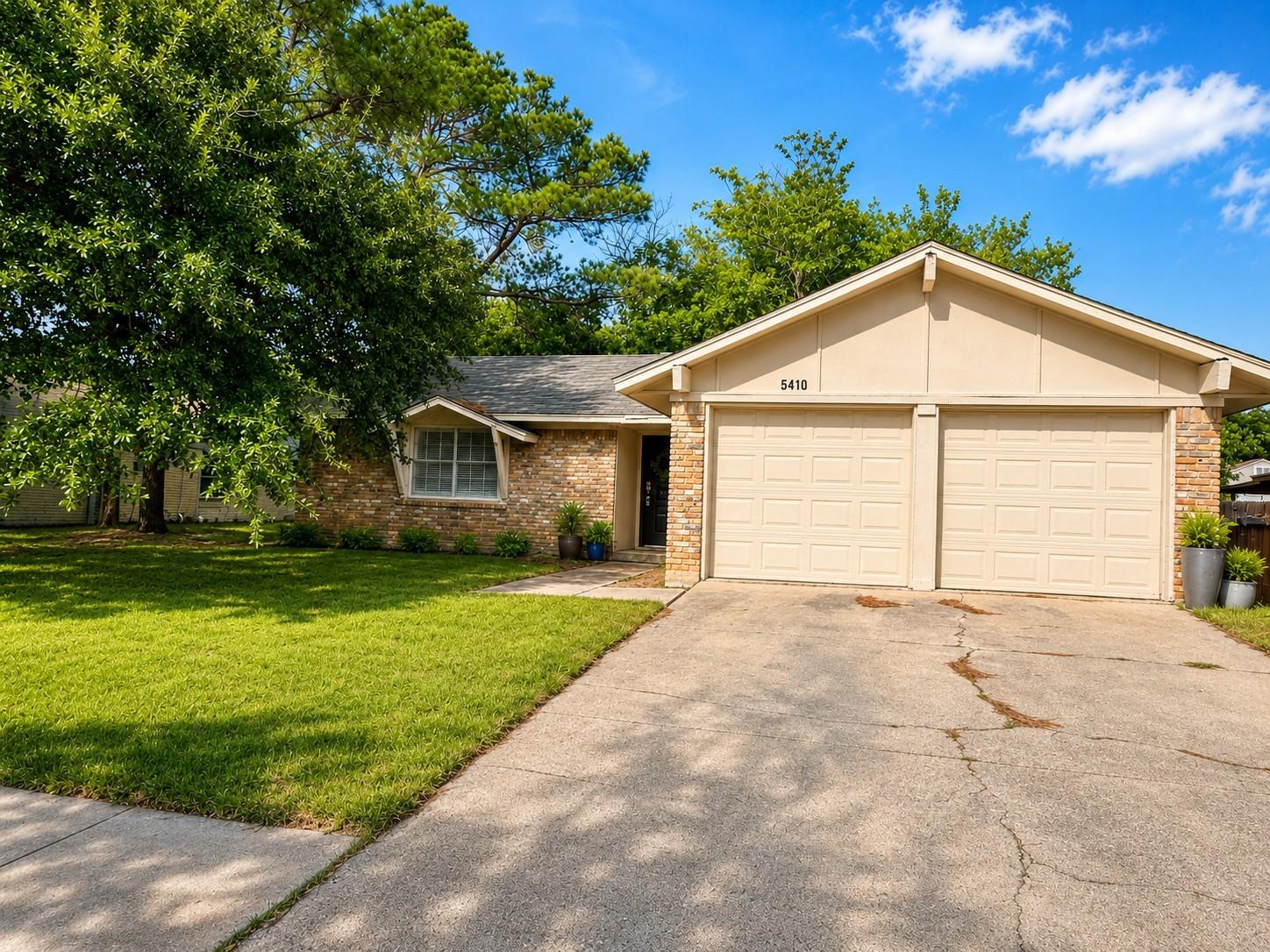 main property photo 0