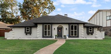 image of property with 3 Bed | 2 Bath | 2,474 Sqft