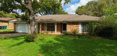 image of property with 4 Bed | 2 Bath | 1,955 Sqft