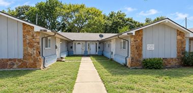 image of property with 2 Bed | 1 Bath | 728 Sqft