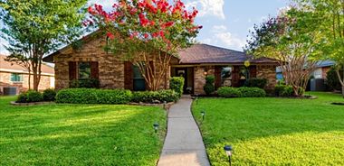 image of property with 3 Bed | 2 Bath | 1,424 Sqft