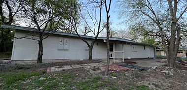 image of property with 4 Bed | 1 Bath | 2,128 Sqft