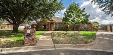 image of property with 4 Bed | 3 Bath | 2,173 Sqft