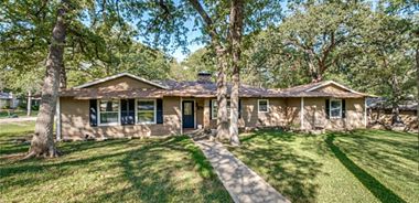 image of property with 4 Bed | 2 Bath | 2,014 Sqft