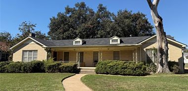 image of property with 4 Bed | 3 Bath | 2,734 Sqft