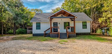 image of property with 3 Bed | 2 Bath | 1,200 Sqft