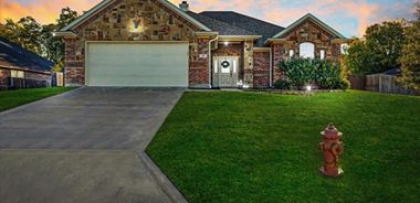 image of property with 3 Bed | 2 Bath | 1,673 Sqft