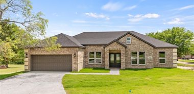image of property with 4 Bed | 2 Bath | 2,380 Sqft