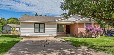 image of property with 4 Bed | 3 Bath | 1,645 Sqft