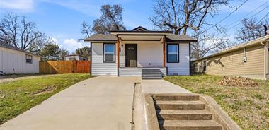 image of property with 2 Bed | 1 Bath | 760 Sqft