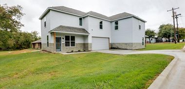image of property with 6 Bed | 4 Bath | 2,200 Sqft