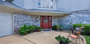 image of property with 3 Bed | 2 Bath | 3,276 Sqft