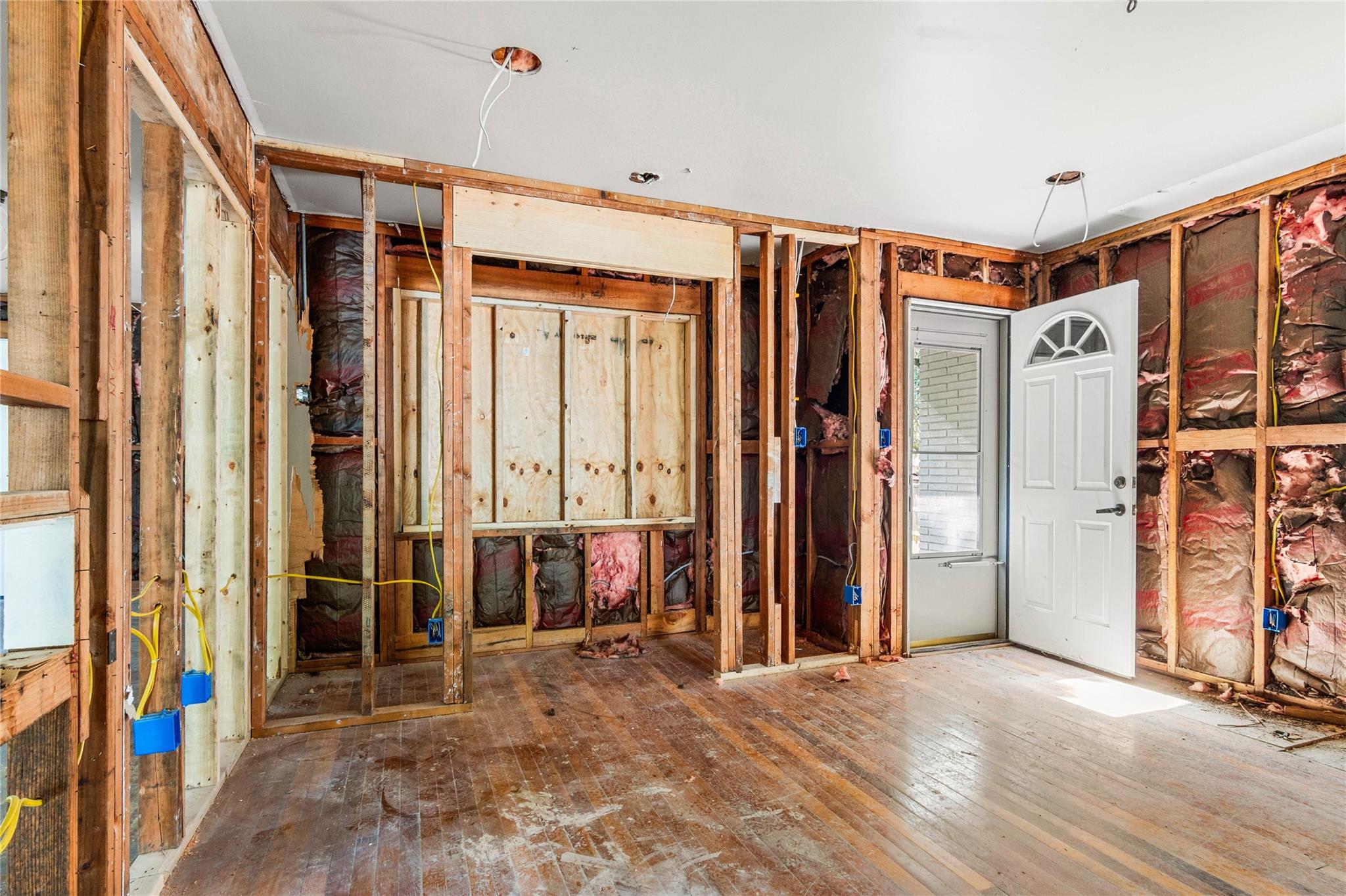 main property photo 27