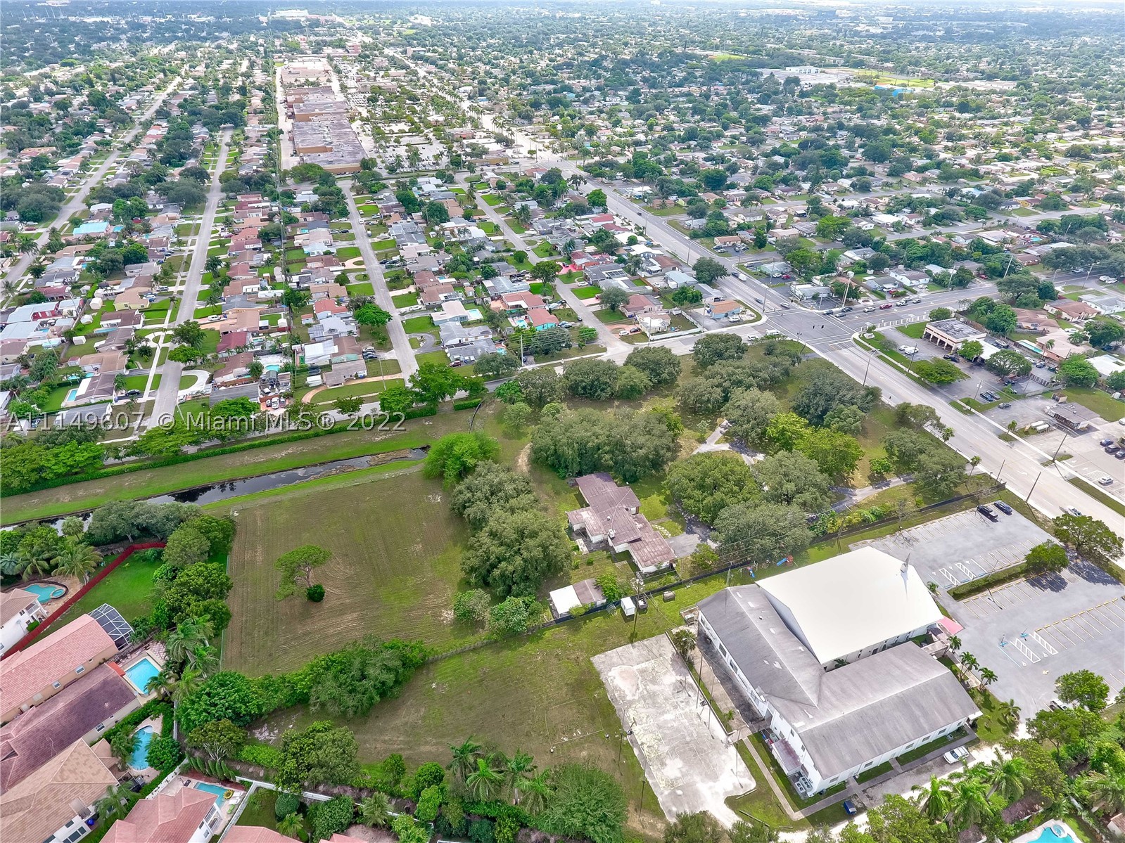 main property photo 15