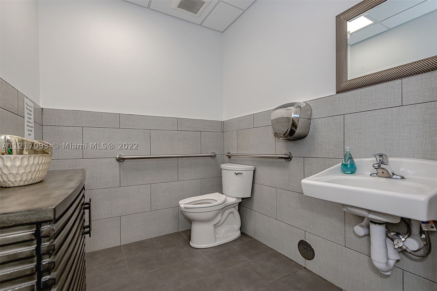 main property photo 63