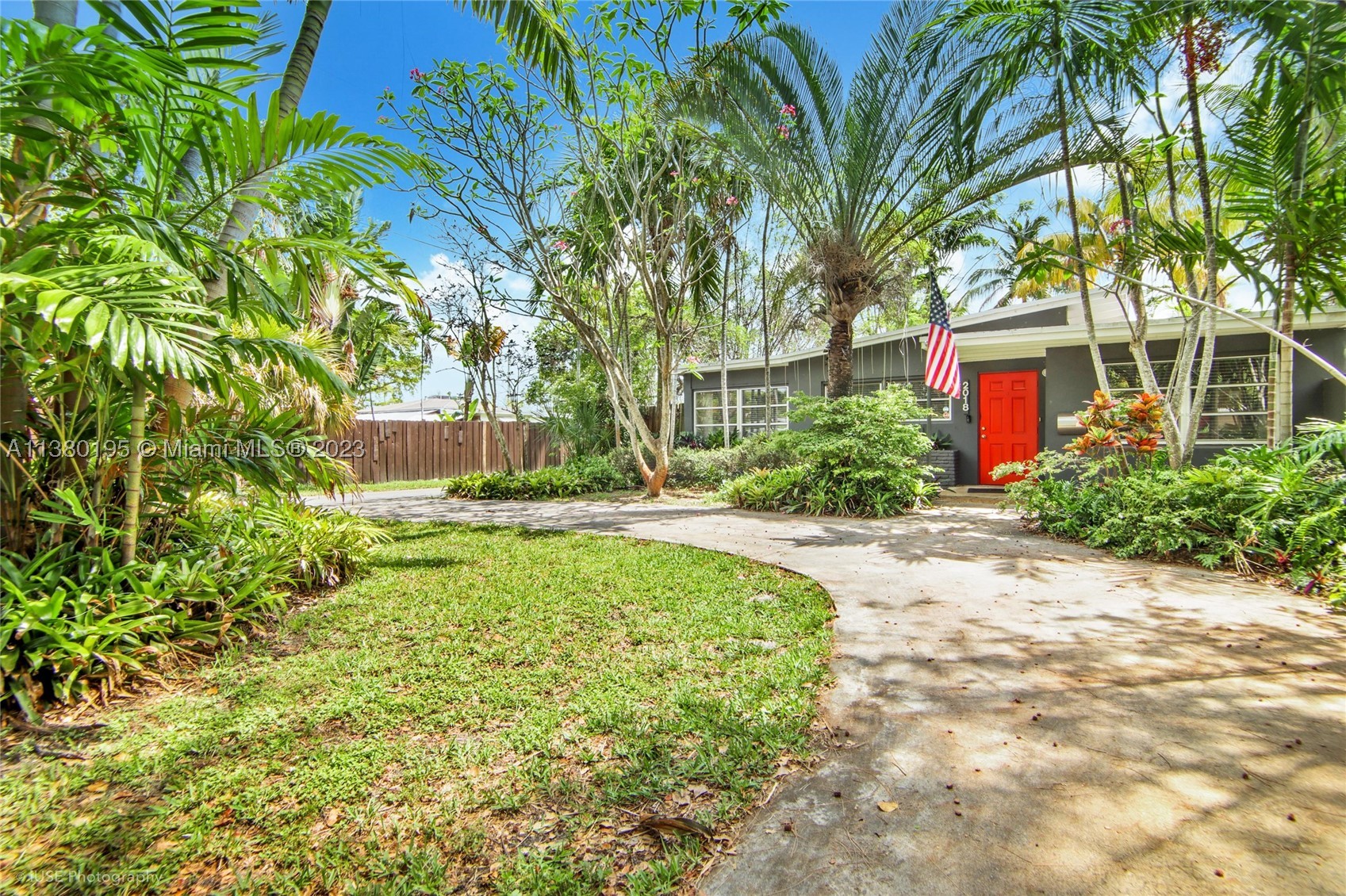 main property photo 8