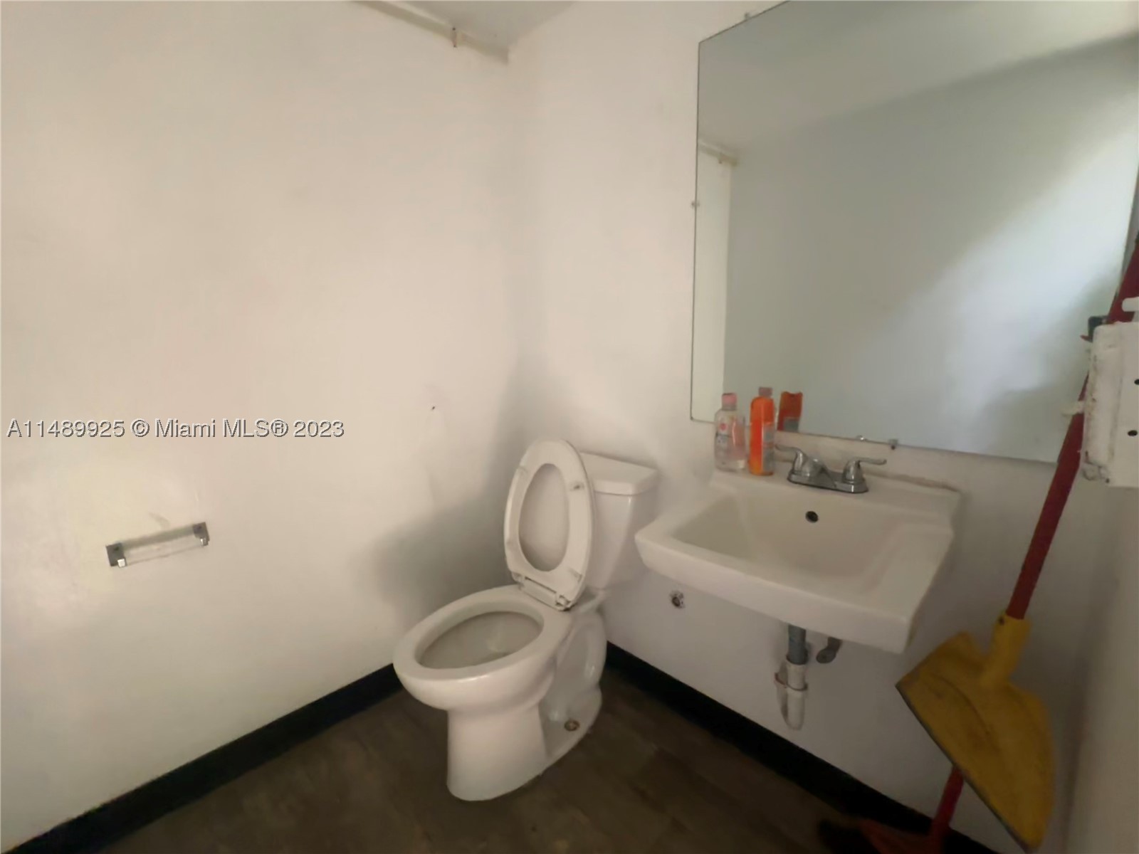main property photo 5