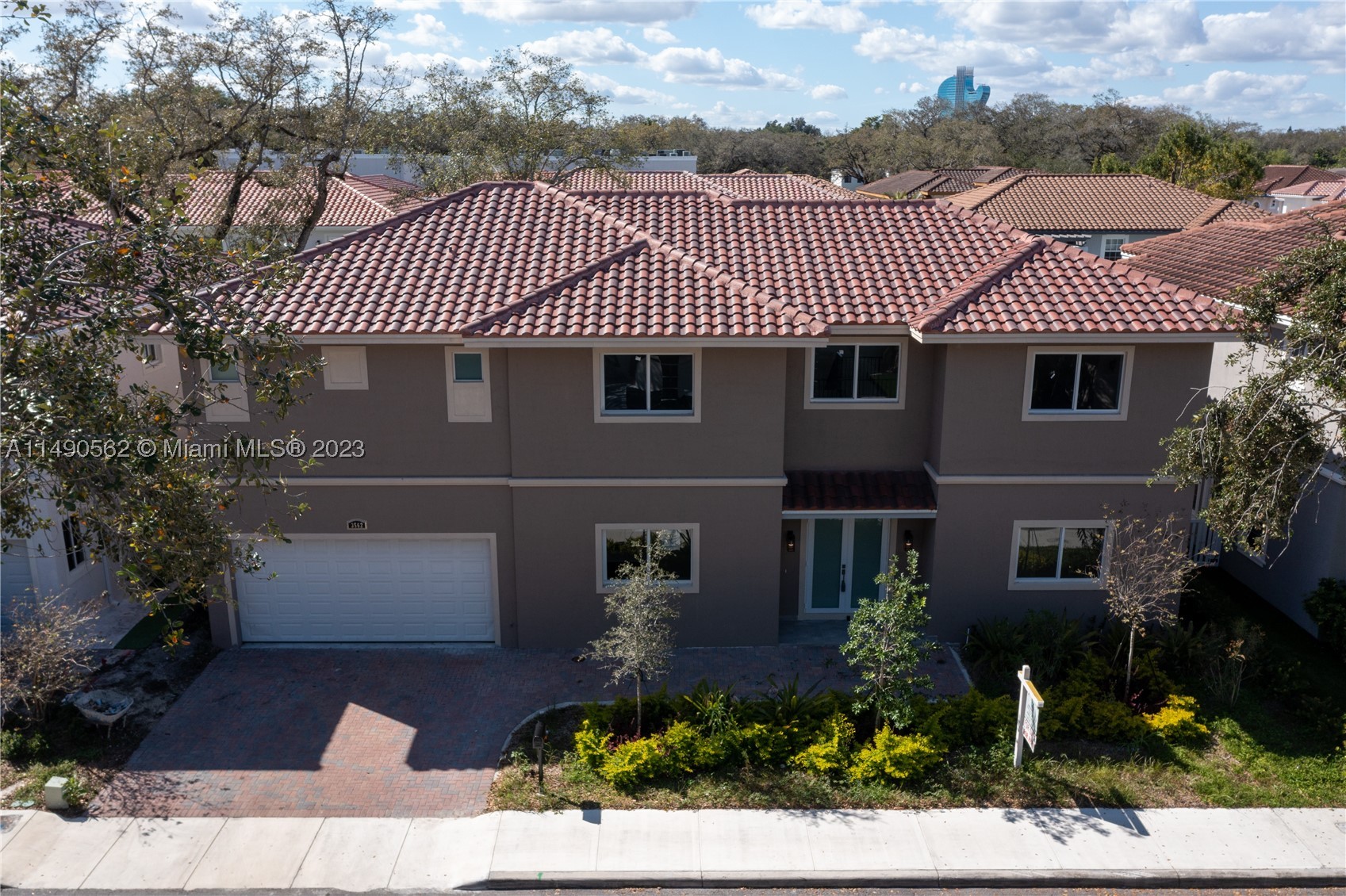 main property photo 68