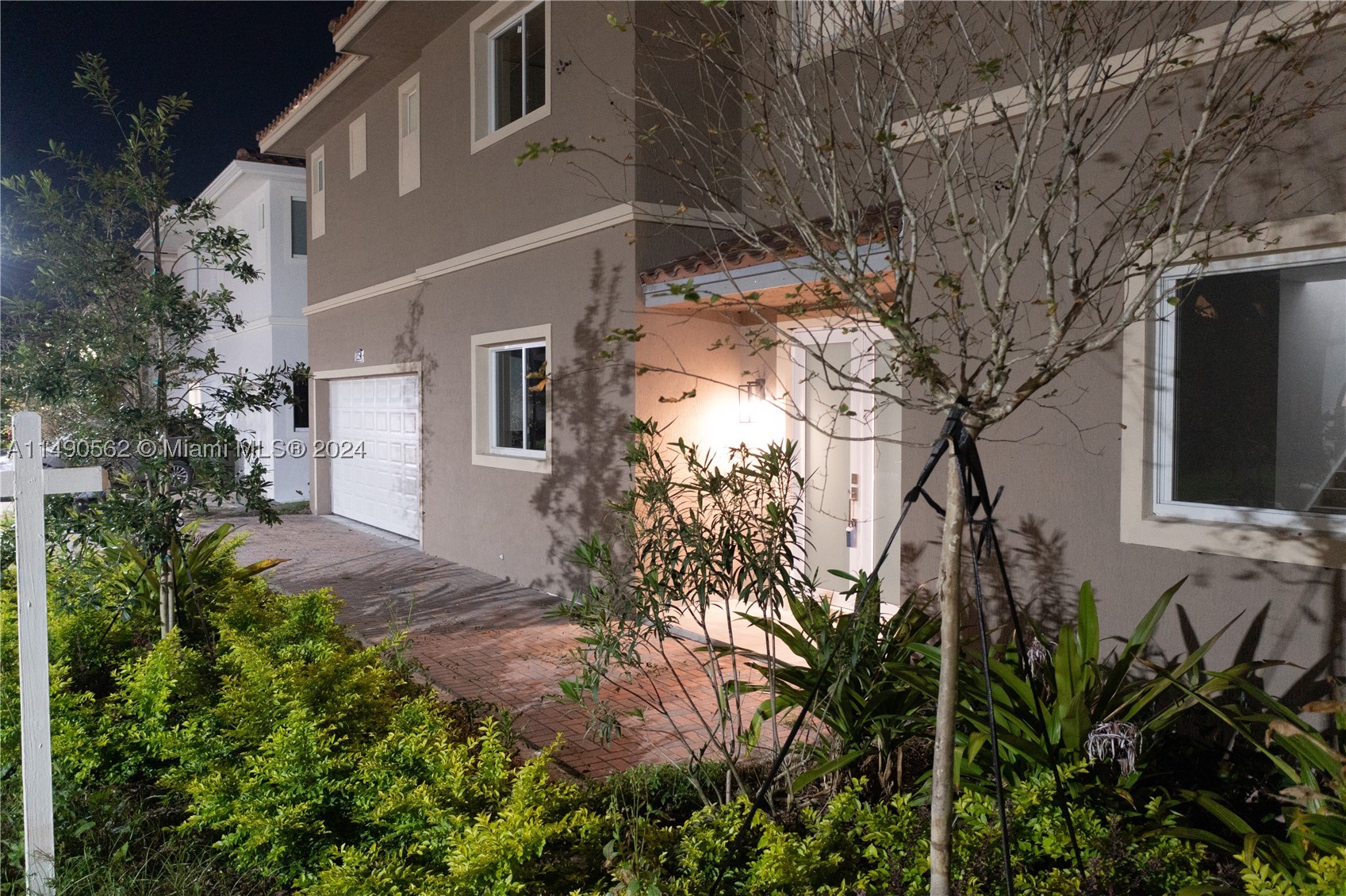 main property photo 74