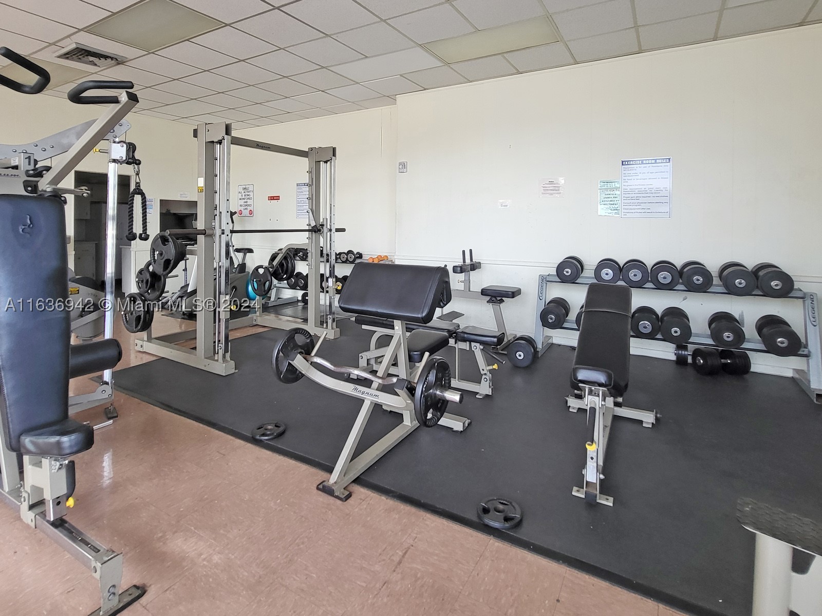 main property photo 28