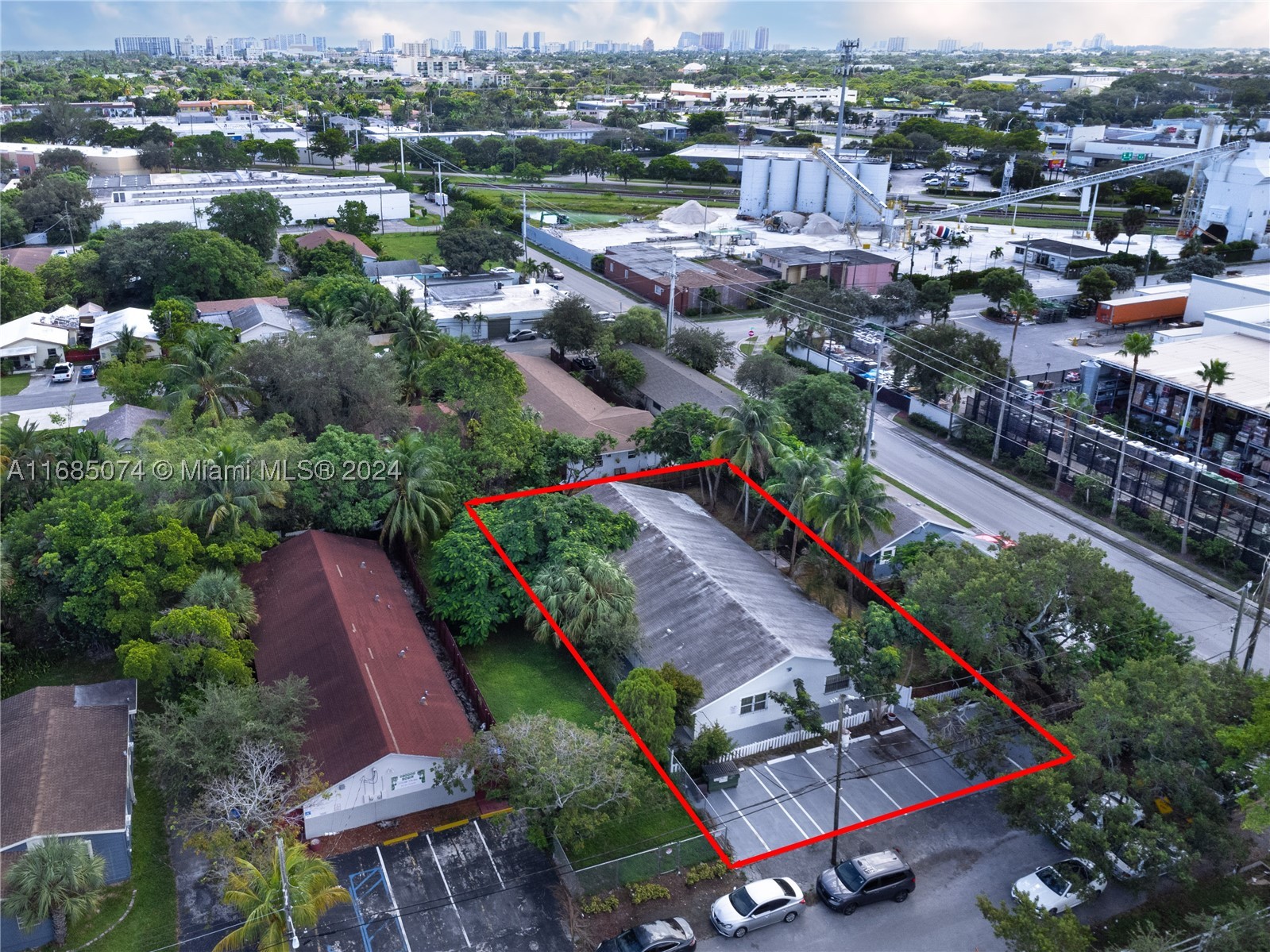 main property photo 6