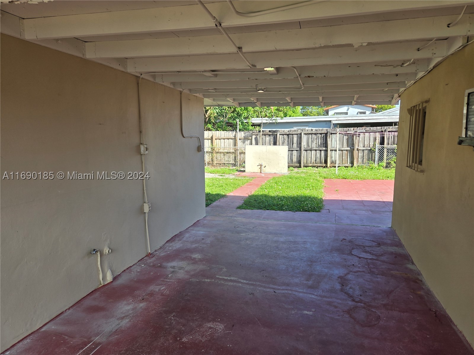 main property photo 20