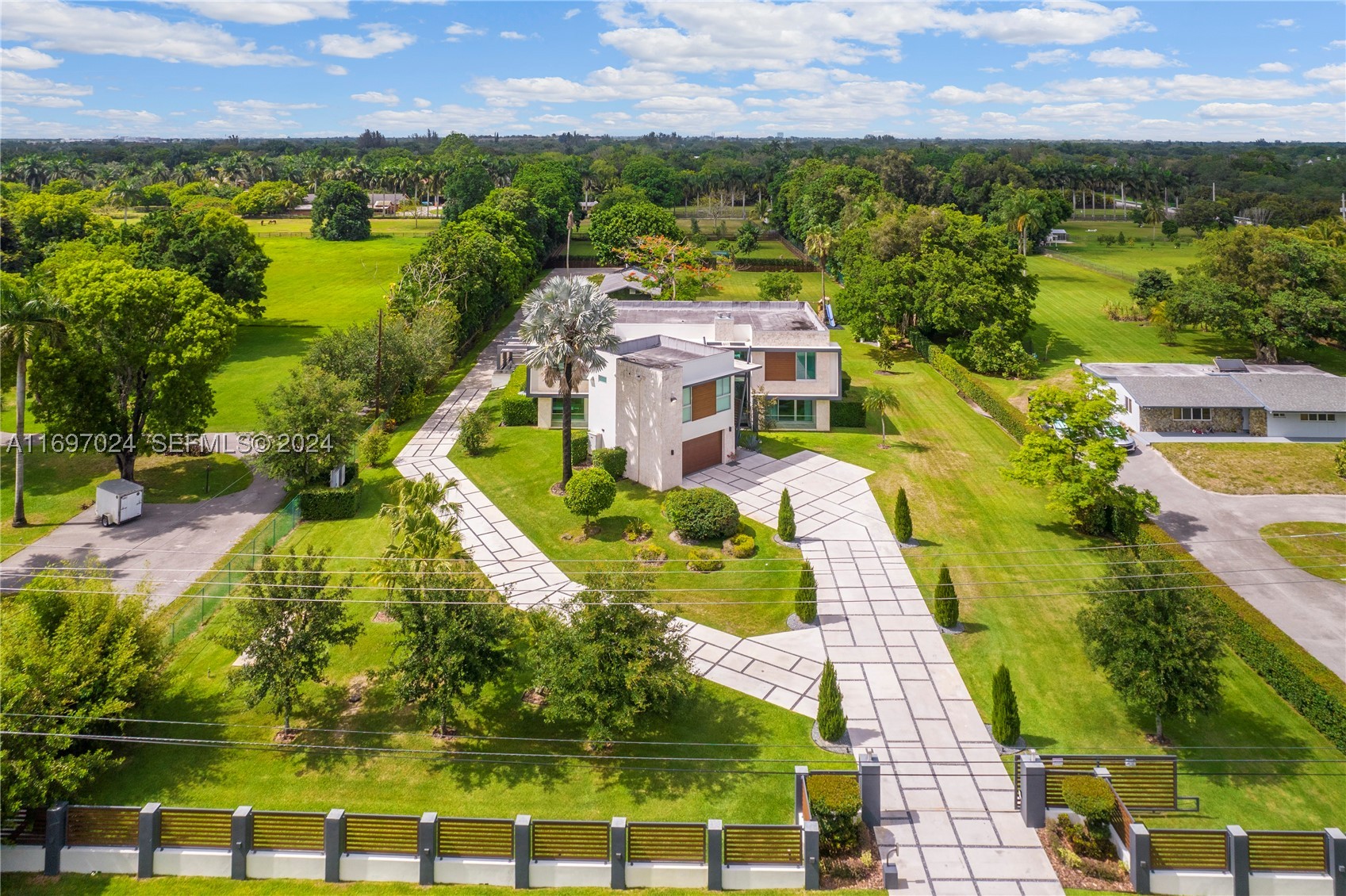 main property photo 88