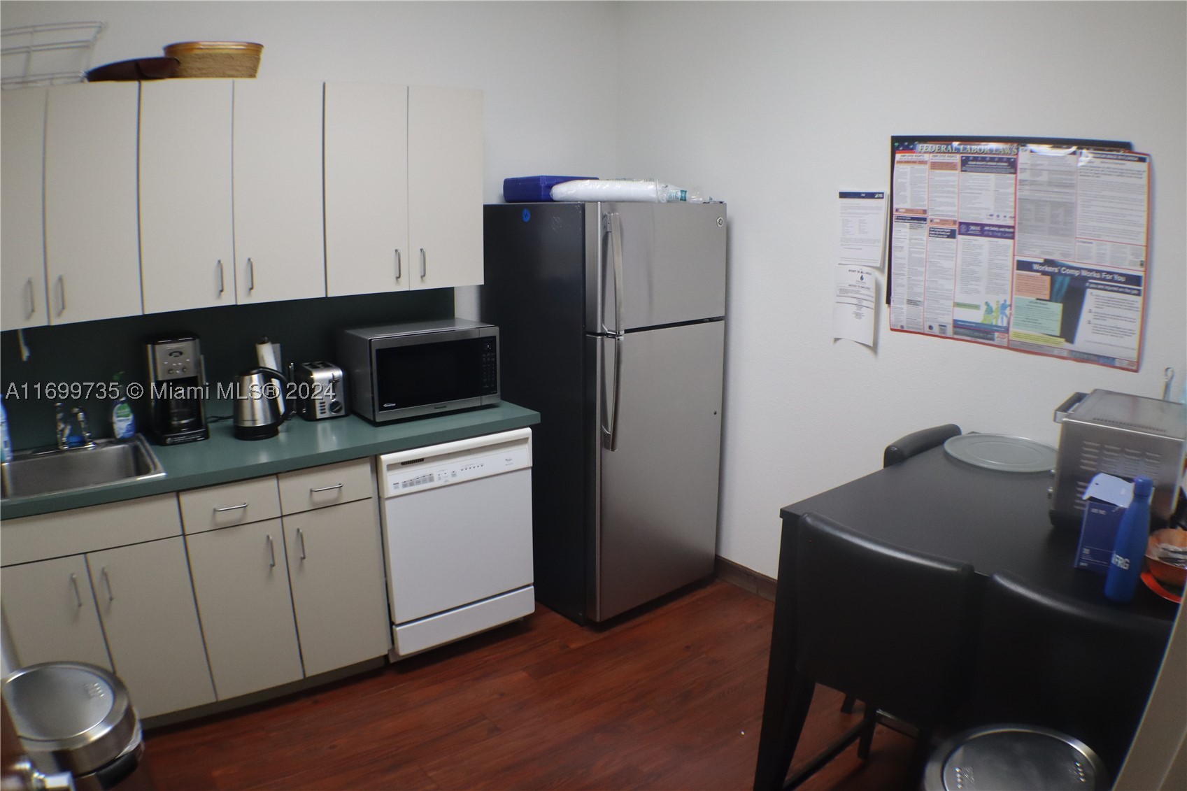 main property photo 11