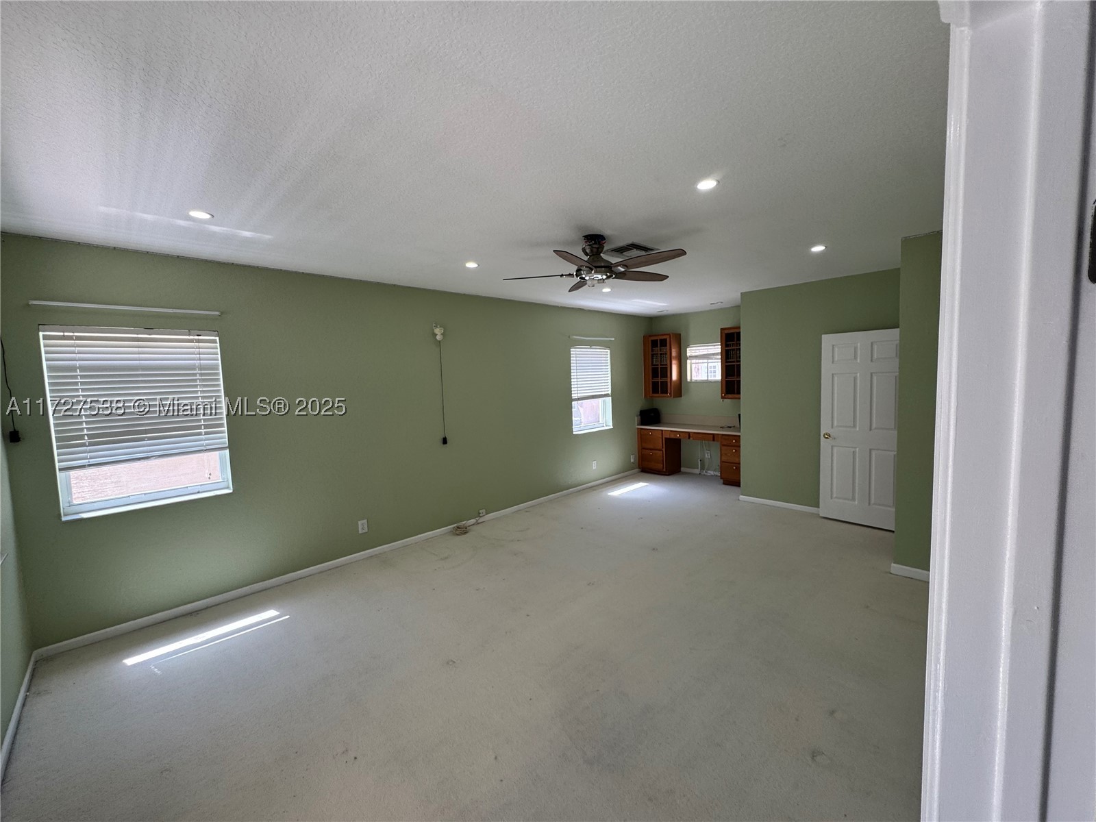 property viewer photo 10